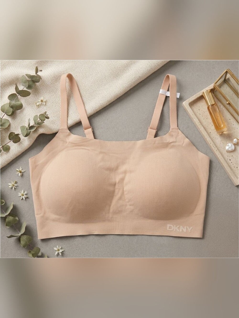 NWOT DKNY Beige Nude Seamless Bralettte With Removable Pads, Size M (Fits XS-S)